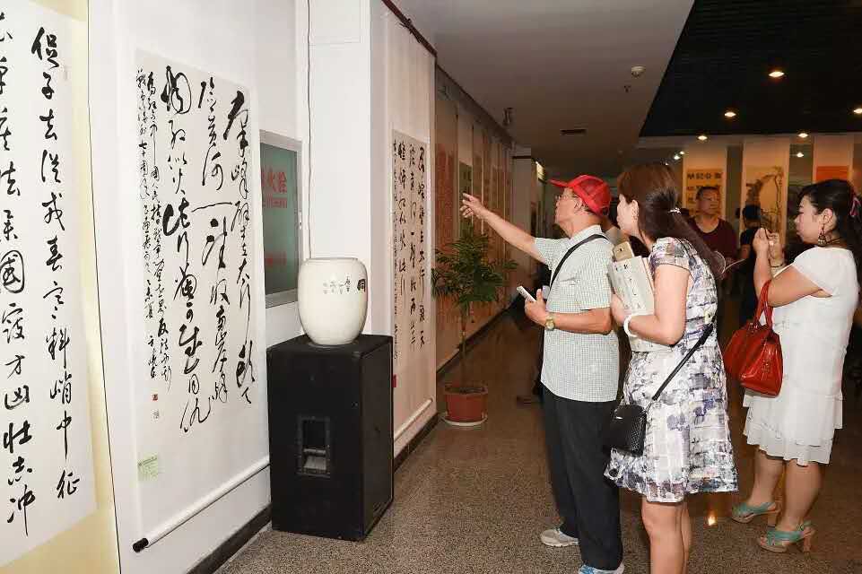 观展2.jpg